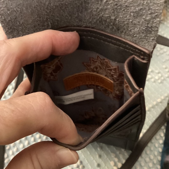 Hobo Crossbody Cell & Card Bag - Picture 4 of 4